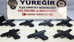 Yüreğir'de Ruhsatsız Tabancalar Ele Geçirildi 